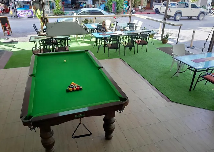 Oasis Apartments & Bar
